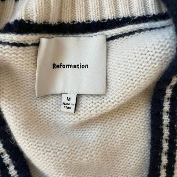 Reformation Jadey Cashmere Oversized V Neck Sweater | Womens Size Medium - Picture 4 of 5